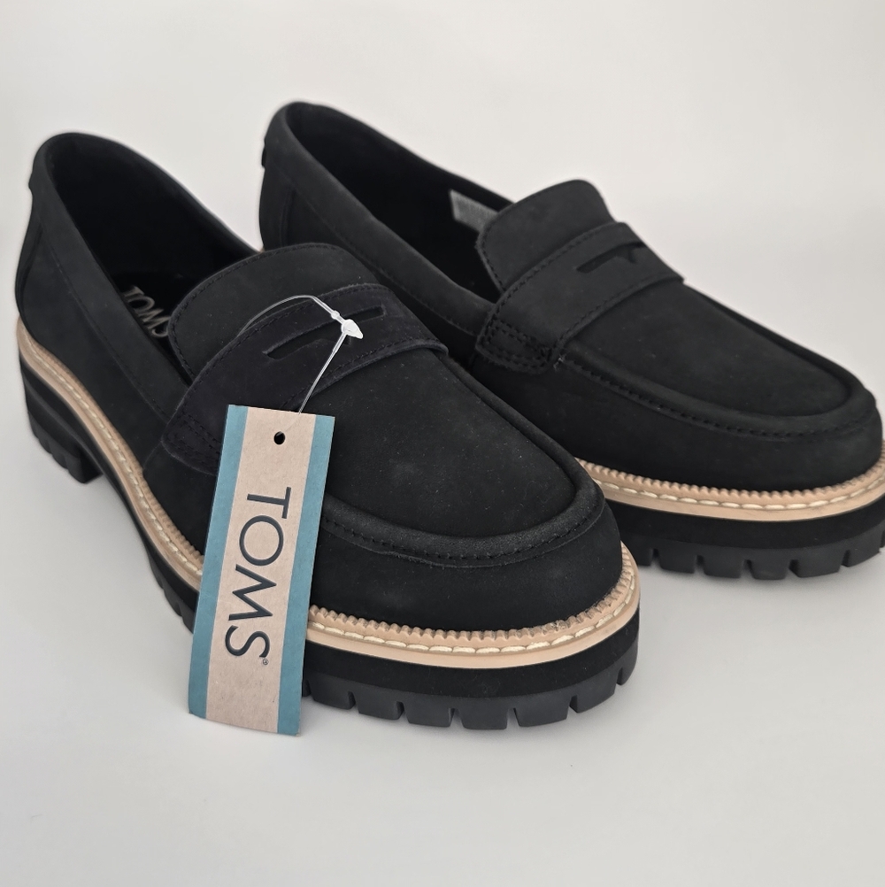 TOMS Cara Black Leather Lug Sole Loafers 6.5W Wide NWT - Picture 2 of 9